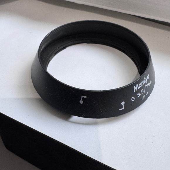 📸 Innovative Mamiya G 75mm f/3.5L Black Lens Hood – Vintage Camera Gear📸 - Picture 8 of 13